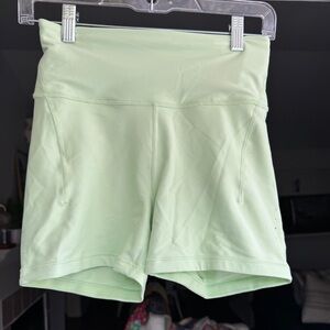 Athleta Women's Pacesetter 4" Shortie